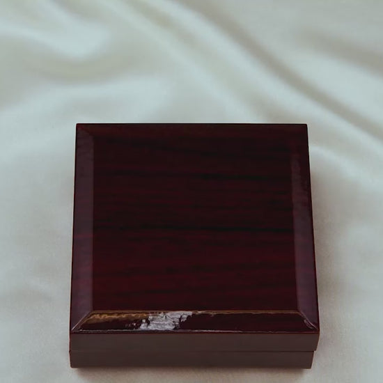 Girlfriend Intertwined Hearts Necklace in Box Jewellery